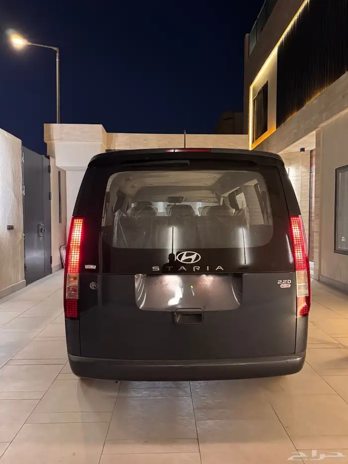 للبيع هونداي ستاريا 2025 3