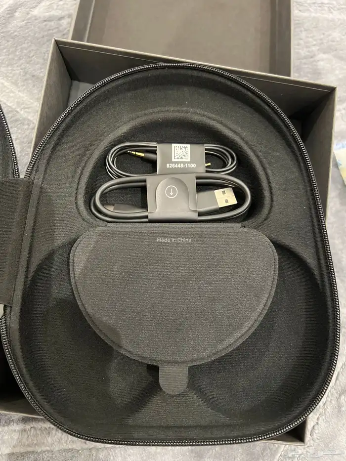 سماعة Bose 700 بجميع ملحقاتها وبحالة جديدة 10