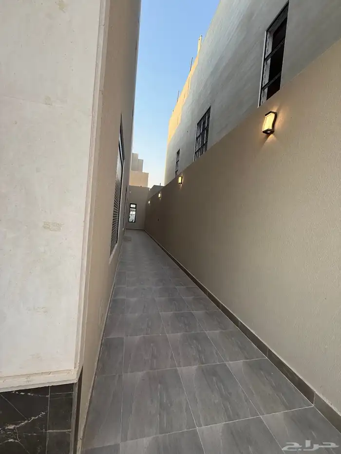 دور ارضي فاخر للبيع بحي الصفا 3