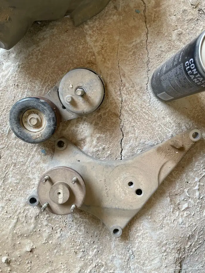 قطع غيار تشليح نيسان اكستيرا 2012 36