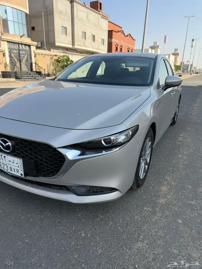 مازدا 3 موديل 2025 - ( استخدام بسيط جدا ) 1