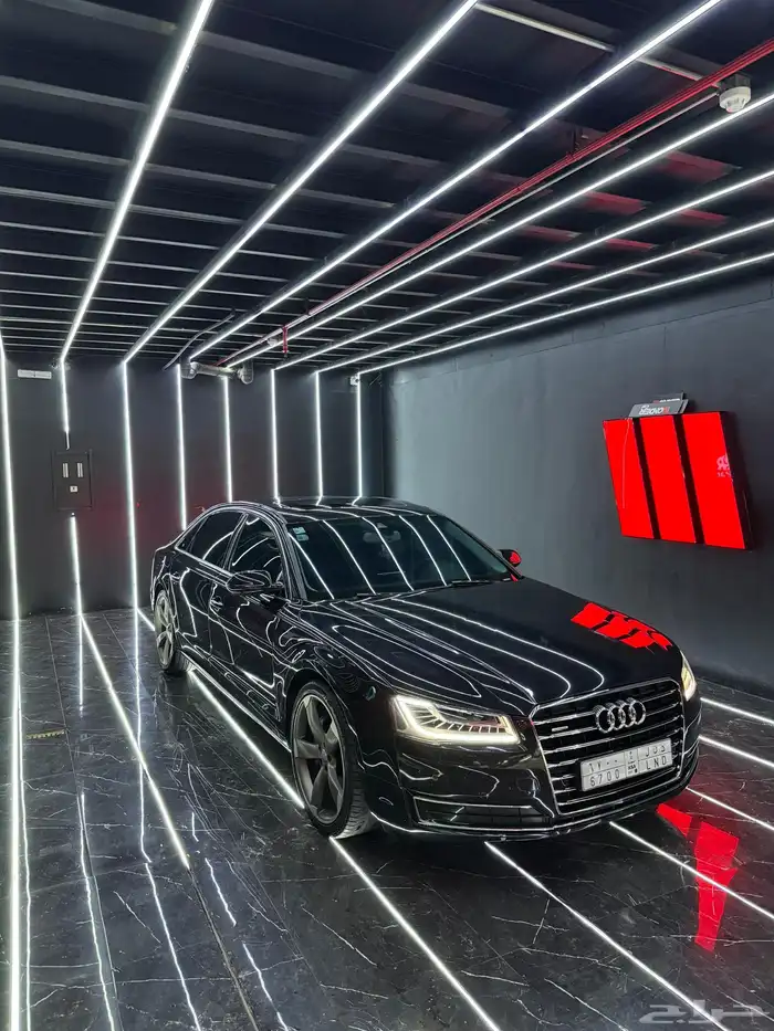 للبيع اودي A8موديل 2016اللون اسود قمه في النطافه 5