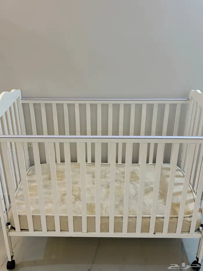 سرير اطفال 2