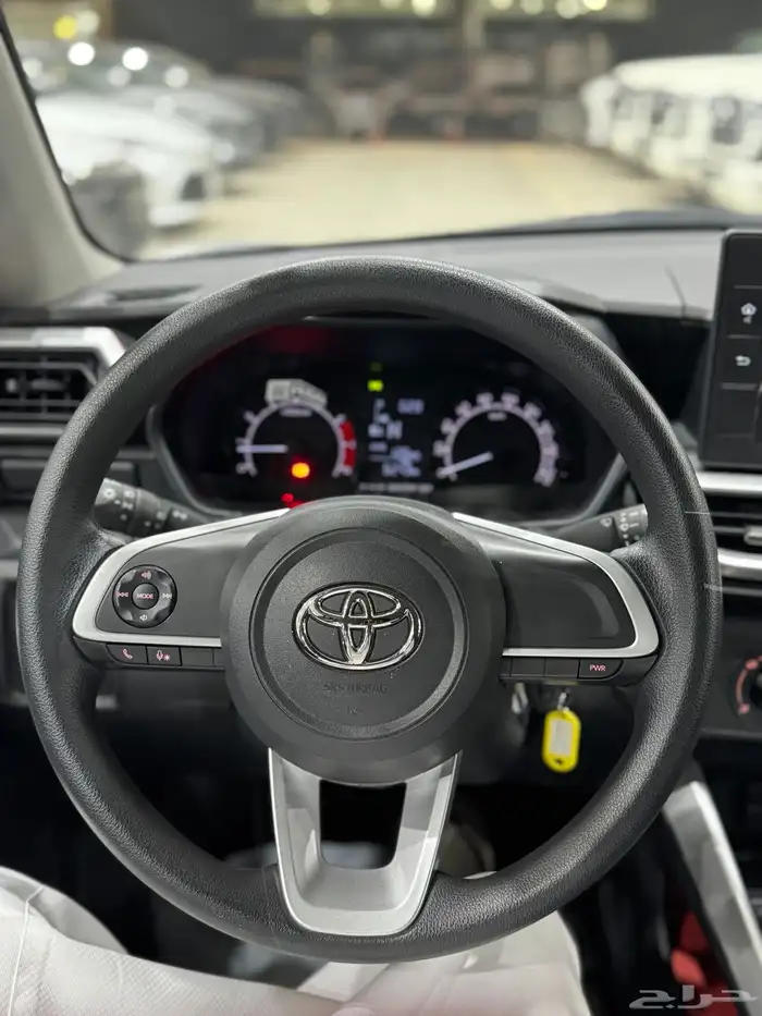 تويوتا رايز موديل 2024 عداد 52 الف كيلو - استاندر 10