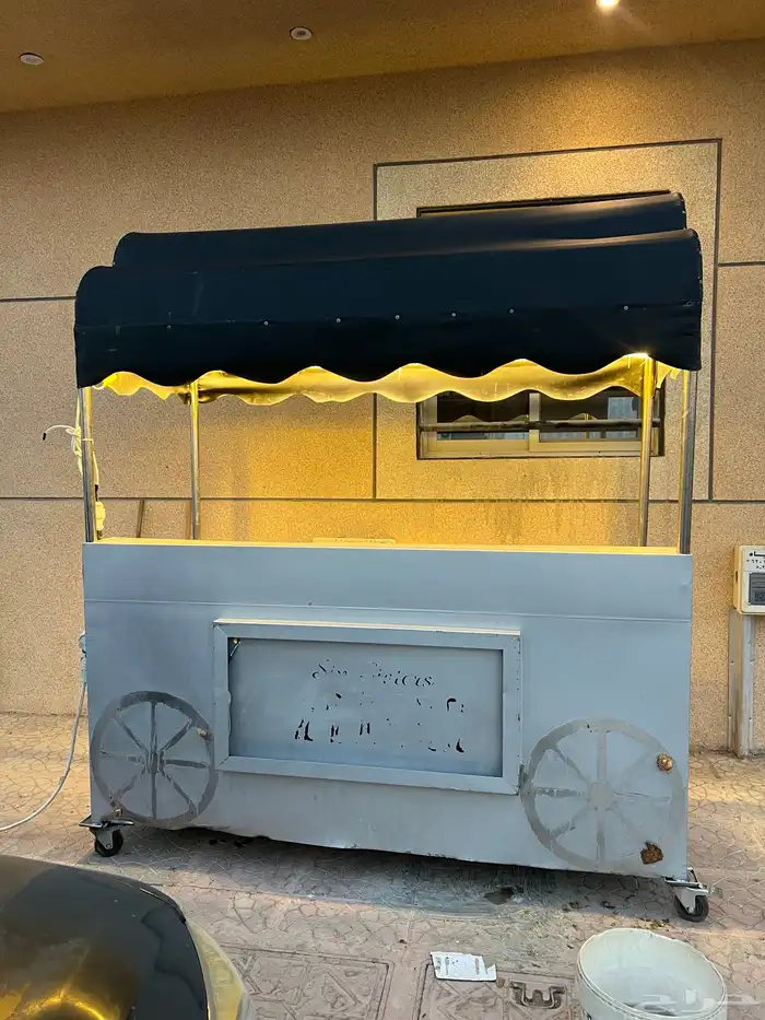 فود ترك او بوث مرتب وسهل تنقله 2