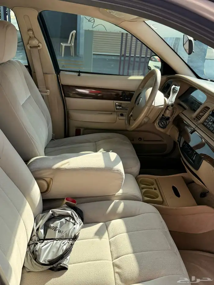 جراند ماركيز فورد 2010 7