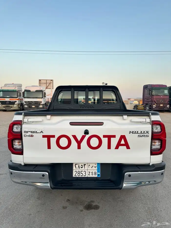 تويوتا هايلوكس 2022 ديزل دبل فل كامل سعودي بصمه 5