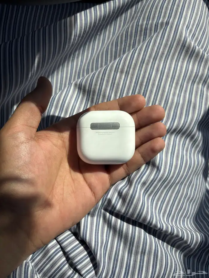 اير بودز4 اصليه مع كرتونها شريتها من جرير 1