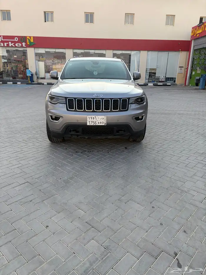 جيب جراند شيروكي لاريدو 2017 للبيع كل شي وكالة 4