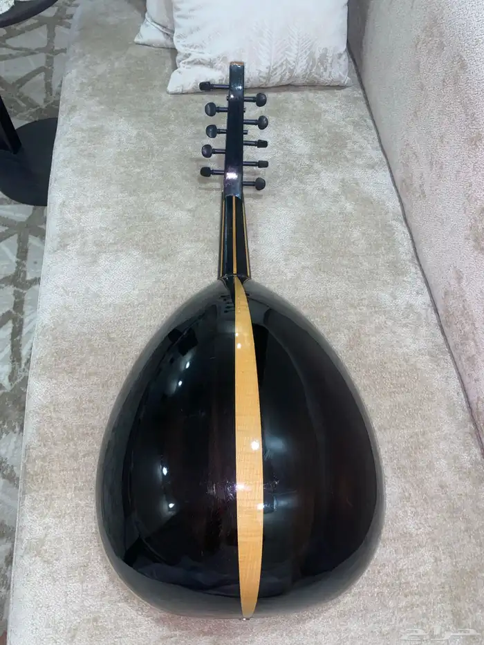 آلة موسيقية للبيع عود تركي 1