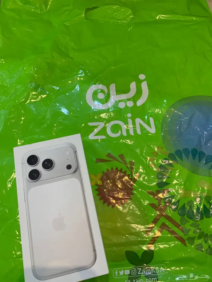 ايفون 17 برو جديد اللون سلفر ( الابيض ) الذاكرة 265 1