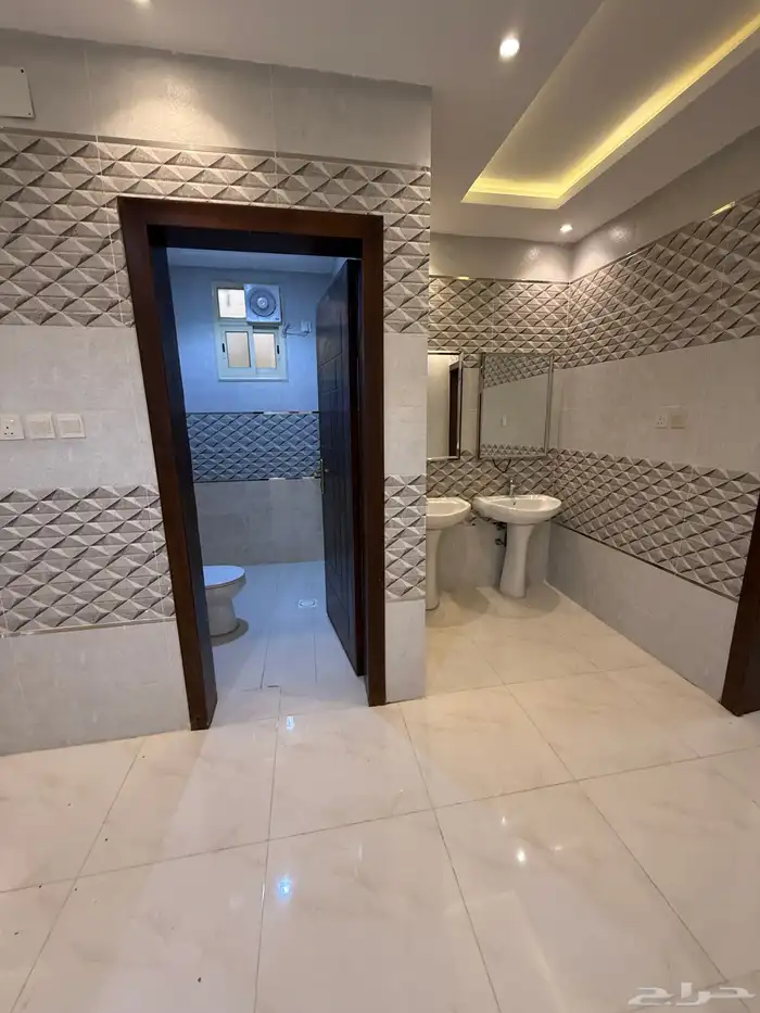 للبيع فيلا دورين وملحق بمسبح ومشب شمال خميس مشيط 850الف 28