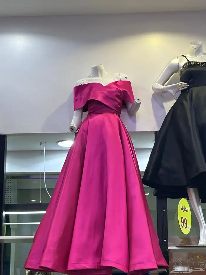 فستان جديد لم يلبس سوى مره واحده فقط السعر للجاد يتواصل خاص 1