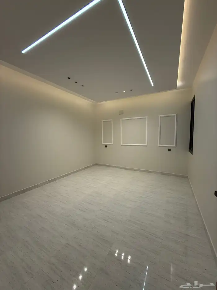 للبيع دور أرضي فخم 6غرف بحوش كبير خلف حديقة الزهور بالمحالة 9