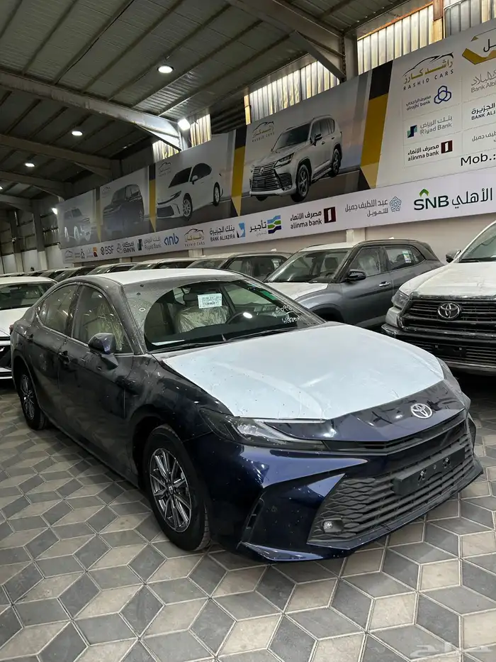 كامري 2025 E استاندر سعودي ابيض اسود تيتانيوم كحلي 19