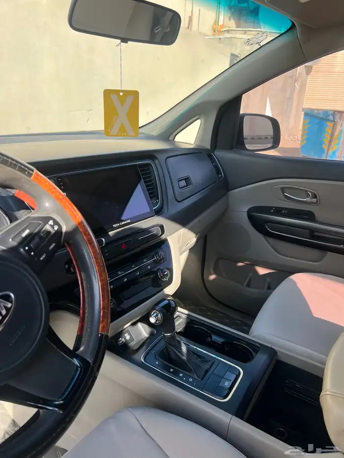 كيا كارنيفال 9