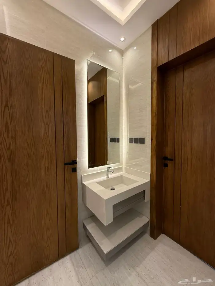 للبيع دور أرضي فخم 6غرف بحوش كبير خلف حديقة الزهور بالمحالة 17