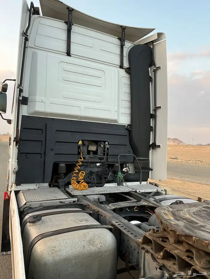 شاحنة اكتروس 2009 للبيع شد بلد 4