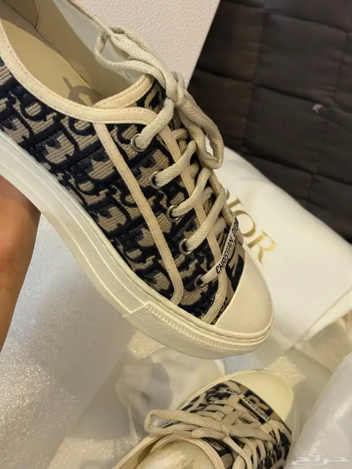 شوز ديور اصلي شريته اوربا مقاس 40 5 3