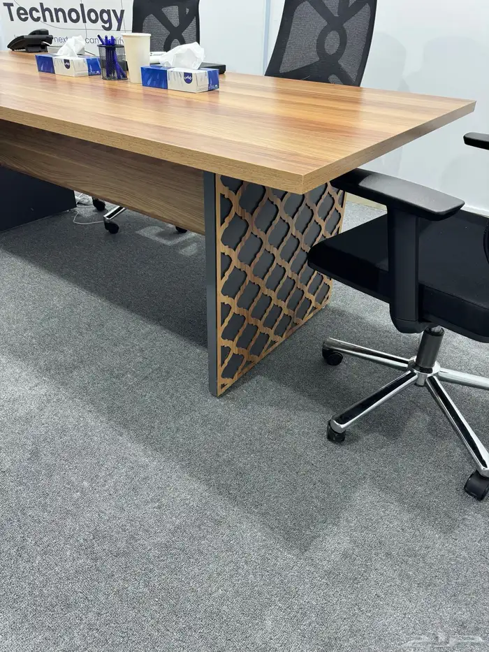 طاولة اجتماعات شيك من شركة العمري للاثاث 1