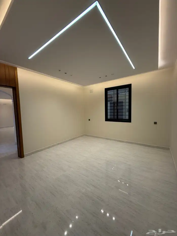 للبيع دور أرضي فخم 6غرف بحوش كبير خلف حديقة الزهور بالمحالة 8