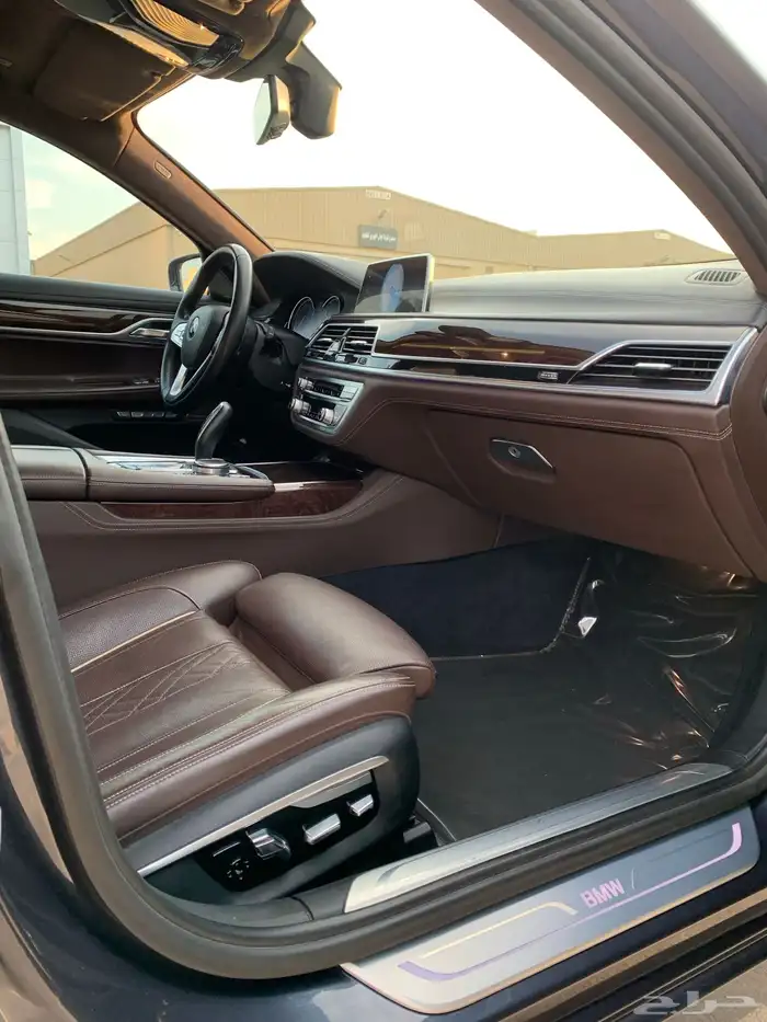 للبيع بي ام 740 Li يوسف ناغي 2016 29