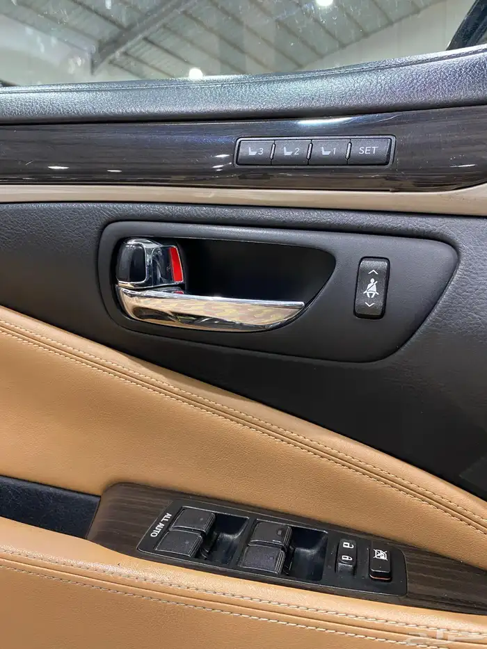 لكزس LS 460 المديل 2014 العدد 293 الف 9