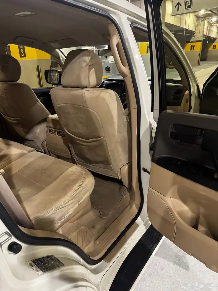 لاندكروزر GX موديل 2015 ممشى قليل 9