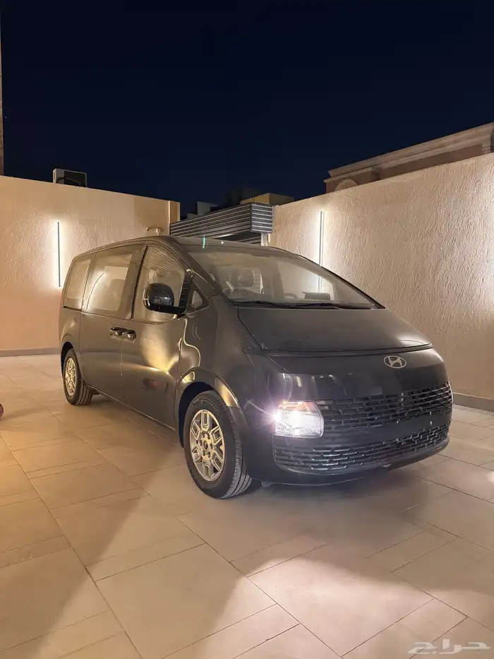 للبيع هونداي ستاريا 2025 0