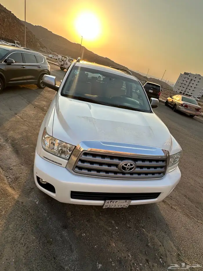 تويوتا اسكويا 2013 ابيض ليمتد دبل فل كامل اعلى مواصفات 7