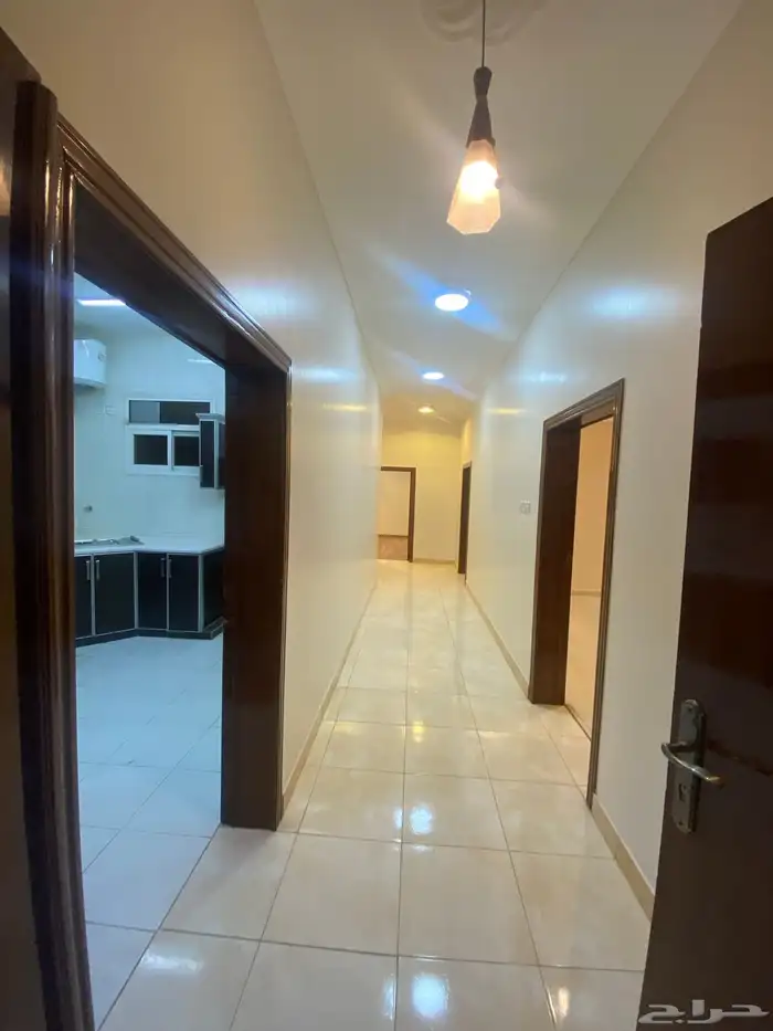 للايجار- ابها - المنسك - شقة مستقله دور ارضي 5 غرف 8