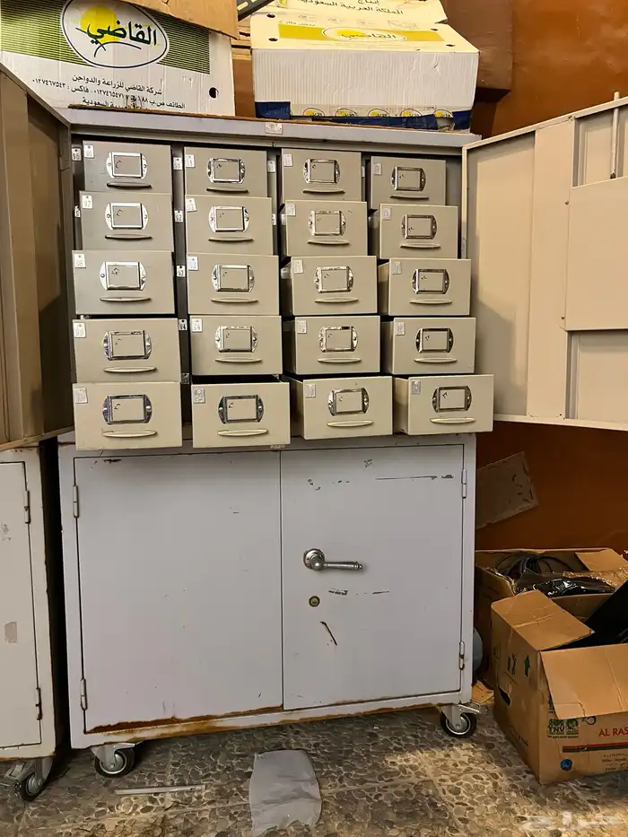 دولايب حديد موزعه ومقسمة 1