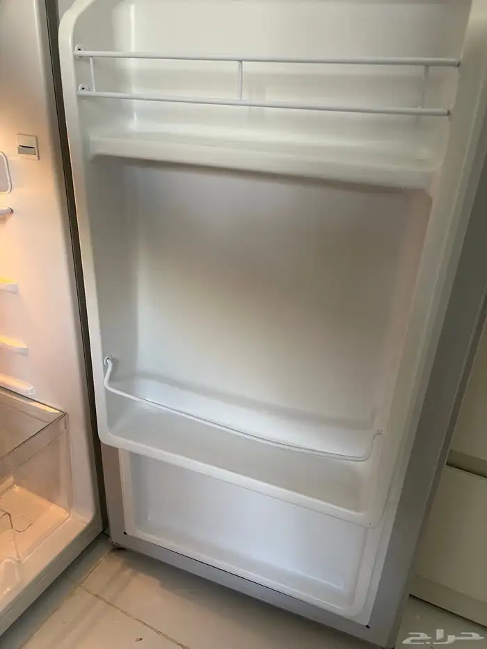 ثلاجتين صغير لونهم رمادي وحده جديده ب250 والثانيه 150 2