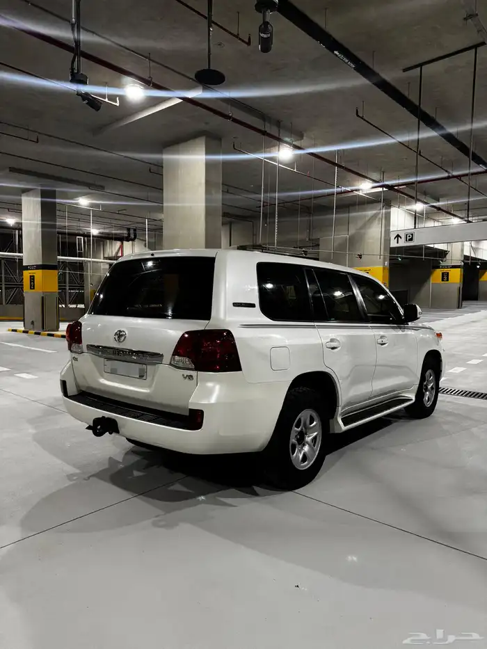 لاندكروزر GX موديل 2015 ممشى قليل 2