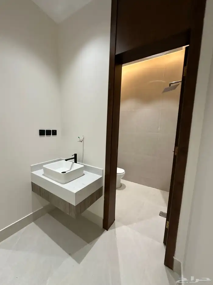 امتلك شقتك مع ملحق خاص بموقع مميز حي حسام 8