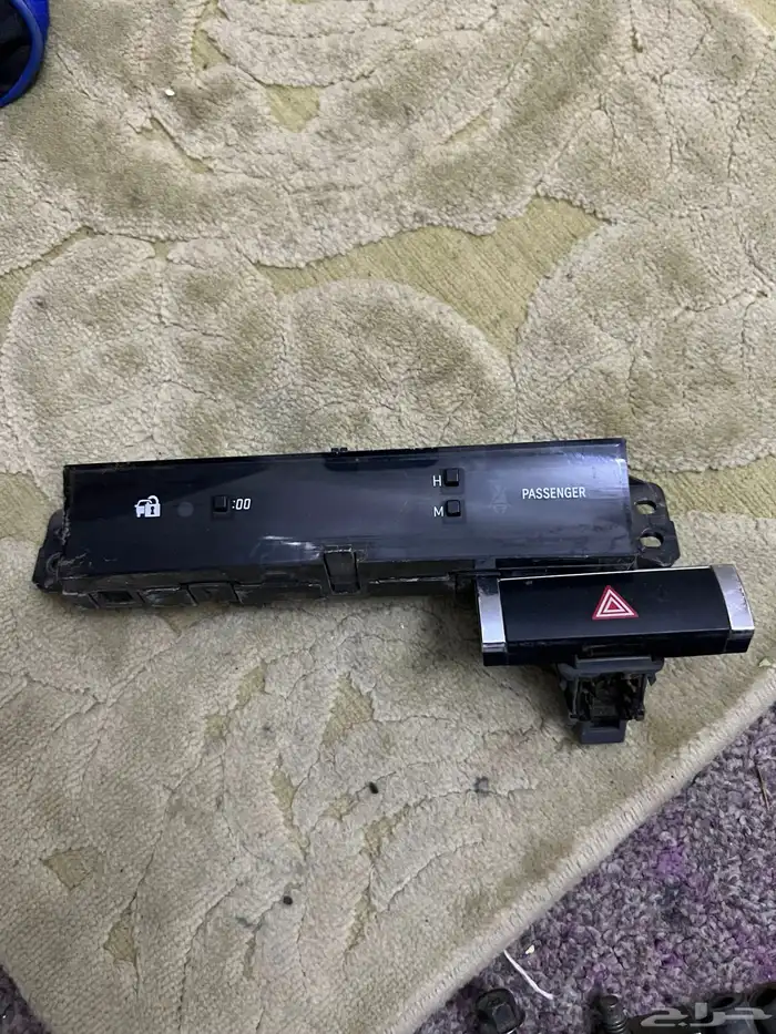 شبك لاندكروزر Gxr 2015 والساعه والفليشر مع الحساس الخلفي 7