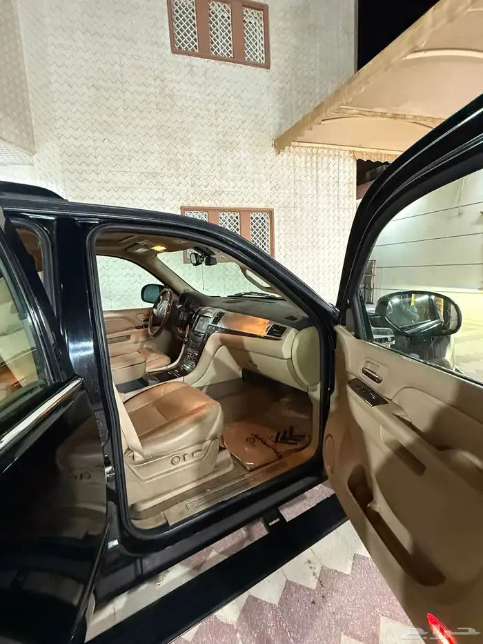 للبيع كدلك اسكاليد 2010 7