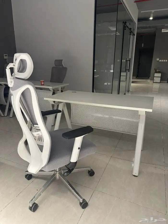 كراسي مكتب وطاولات 5