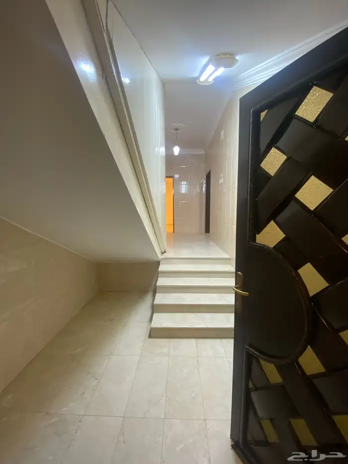 للايجار- ابها - المنسك - شقة مستقله دور ارضي 5 غرف 1