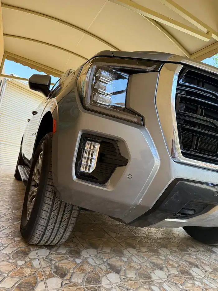 جمس يوكن المديل 2023 SLE دبل قصير اللون سمنتي وكالة 7