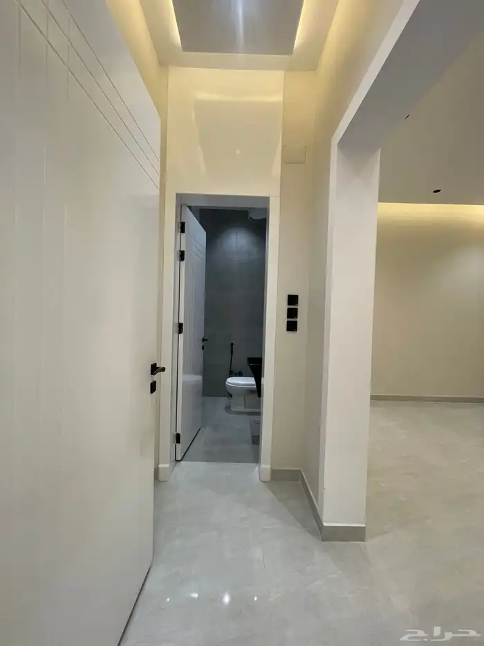 للتملك شقه دور ارضى بحوش من 600 الف مقابل نادى ضمك 16