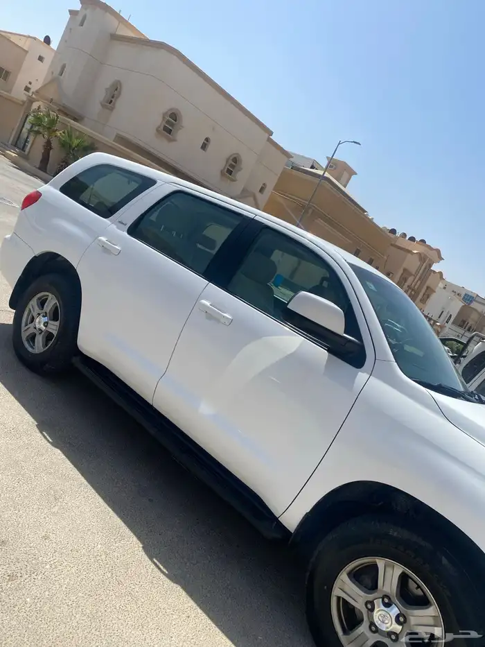 للبيع تويوتا سيكويا 2011 بدون دبل 2