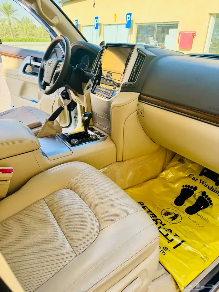 لاندكروزر vxr 2017رقم 1 6