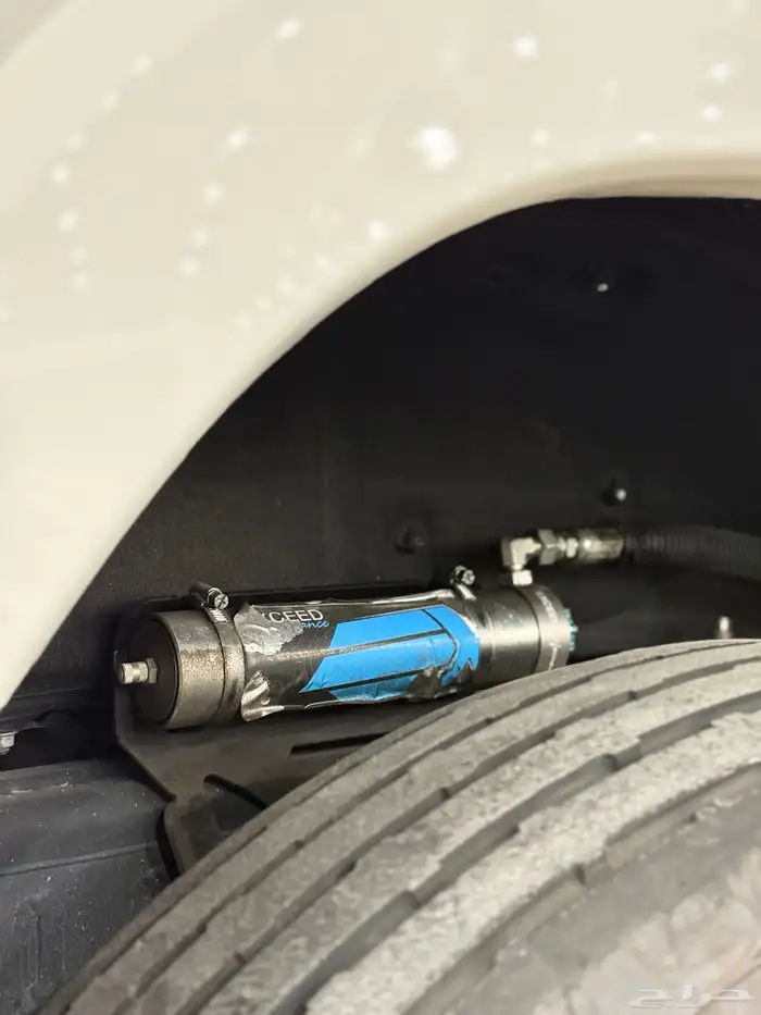 تويوتا لاندكروزر 2023 VX.R بنزين عداد 71 الف فقط 5