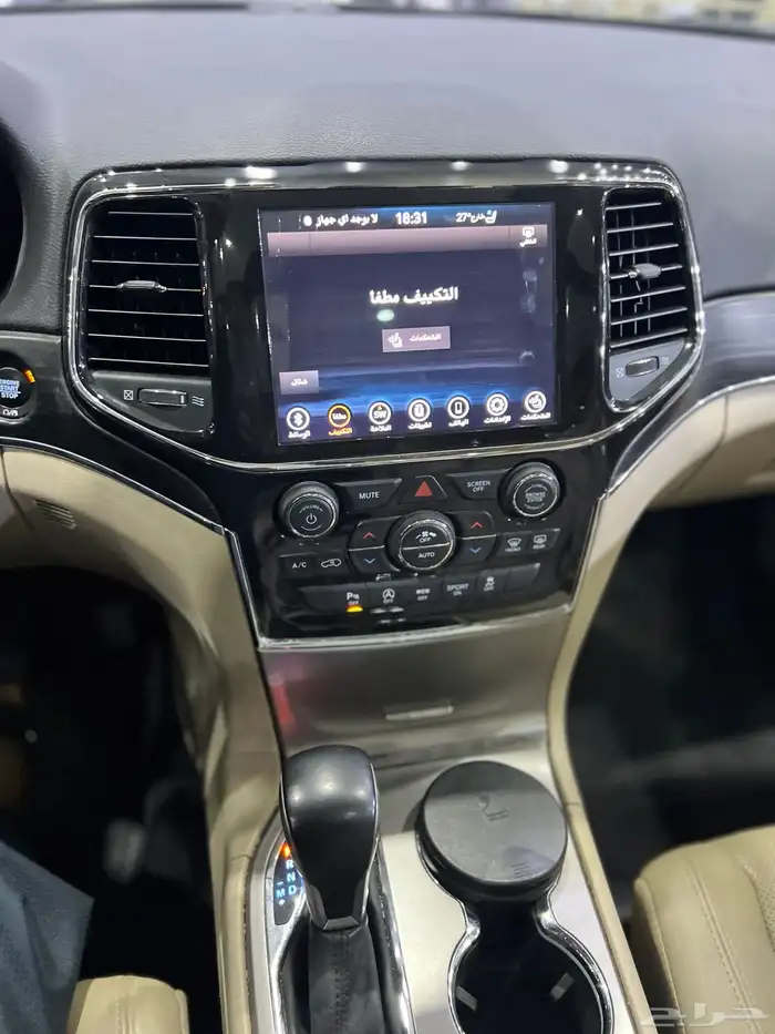 جيب شروكي 2021 فل كامل ماشي 75 الف قمه بالنظافه 10