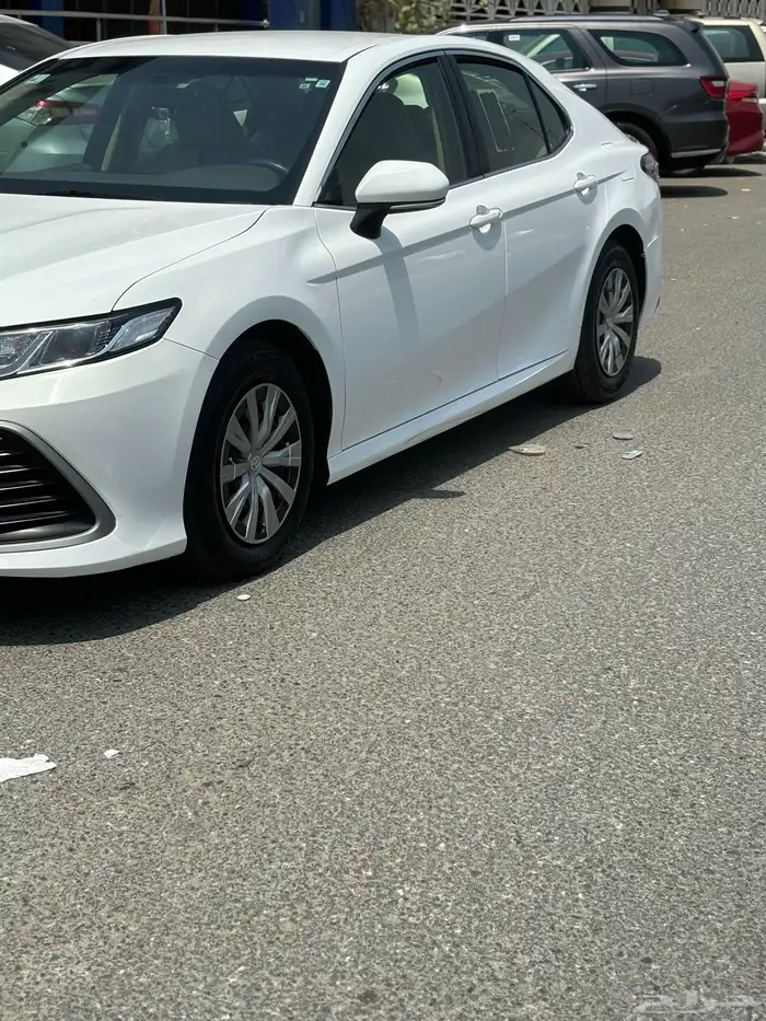 كامري 2022 ابيض استاندر 3