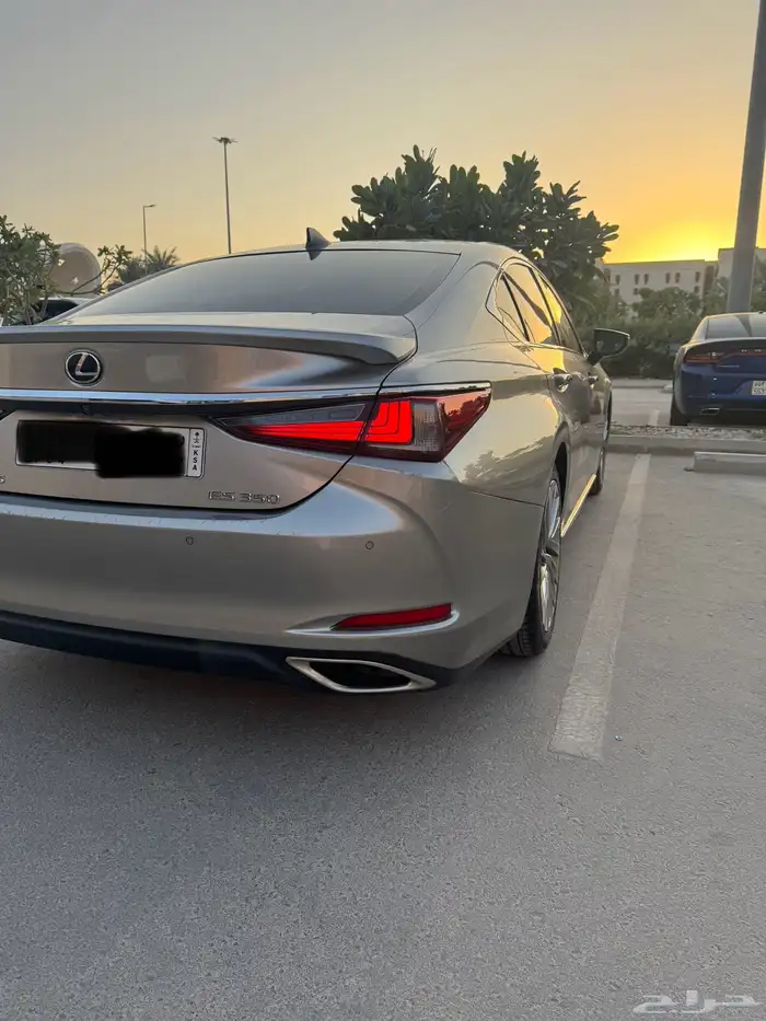 لكزس 2022 DD ES350 مالك أول 5