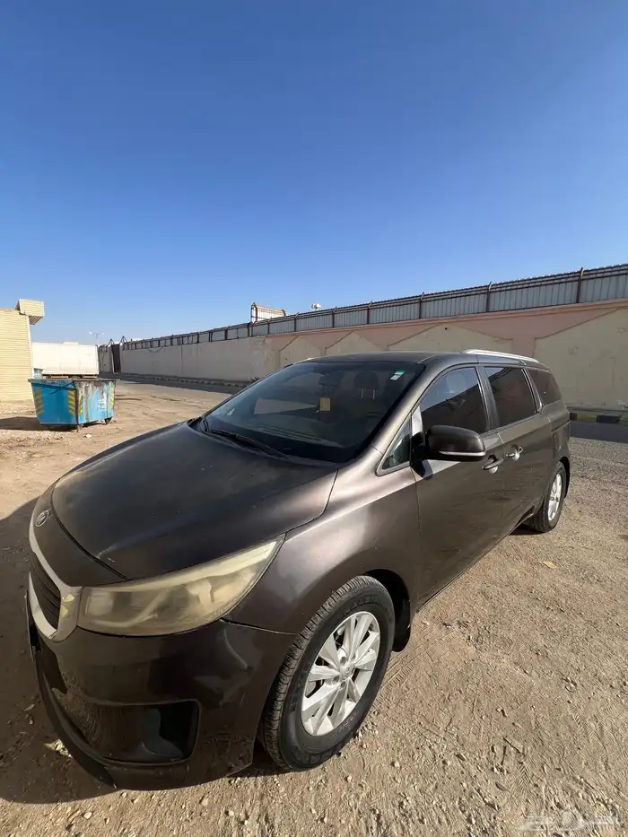 كيا كارنيفال 11