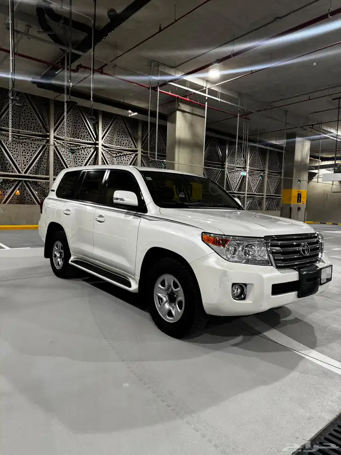 لاندكروزر GX موديل 2015 ممشى قليل 1