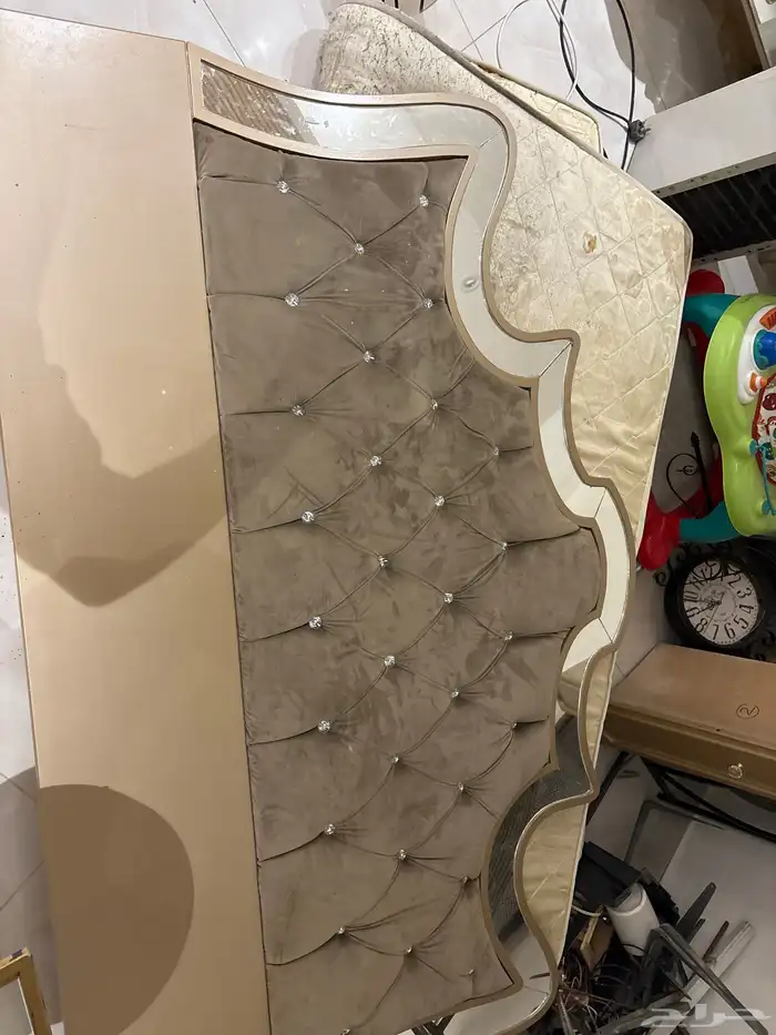 اثاث من نوع سرير وملحقاته 0